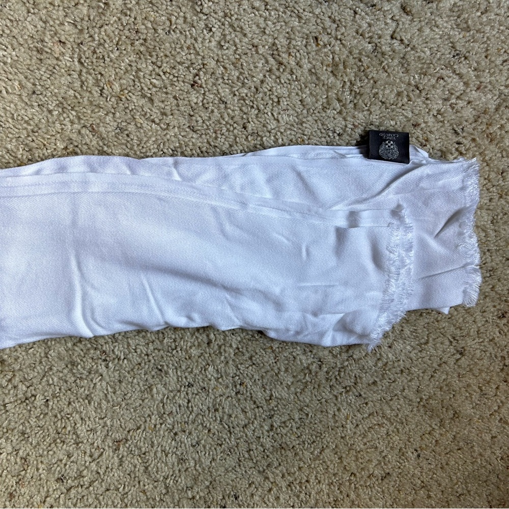 Vince Camuto Long White Scarf - Picture 7 of 7